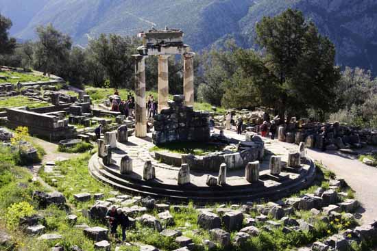 Athena Pronaia, Delphi